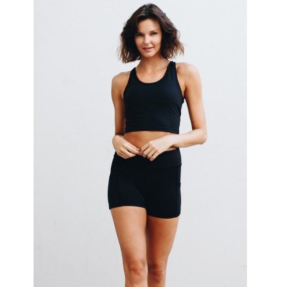 86. ☀️Nova Lace Up Workout Crop Top☀️ - Picture 4 of 12